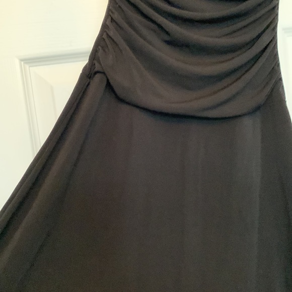 Everyone should have a little black dress - Picture 9 of 13